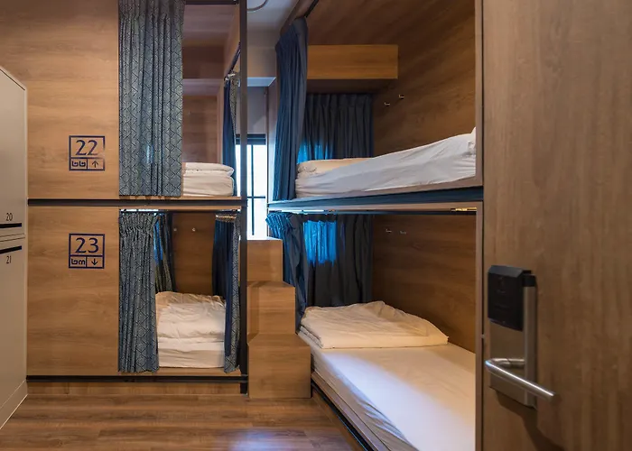 Hostel Natee *