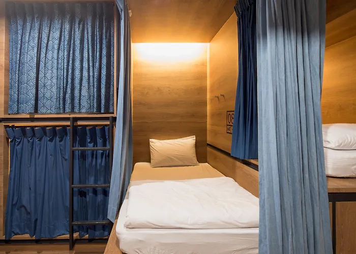 Hostel Natee *