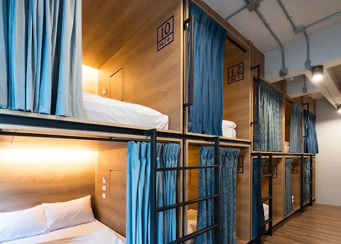Hostel Natee *