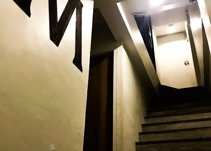 Hostel Natee *